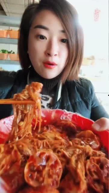 姗姗姐吃瓜,姗姗姐的吃瓜日常，娱乐圈幕后真相大曝光